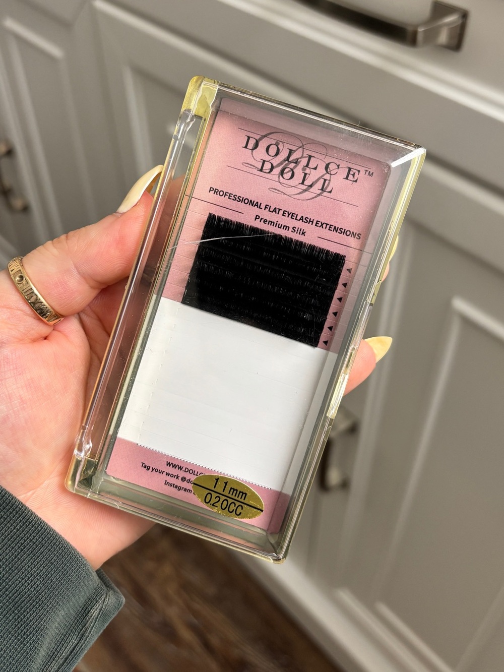 Dollce Doll Professional Flat Eyelash Extensions Premium Silk .20 CC 11mm